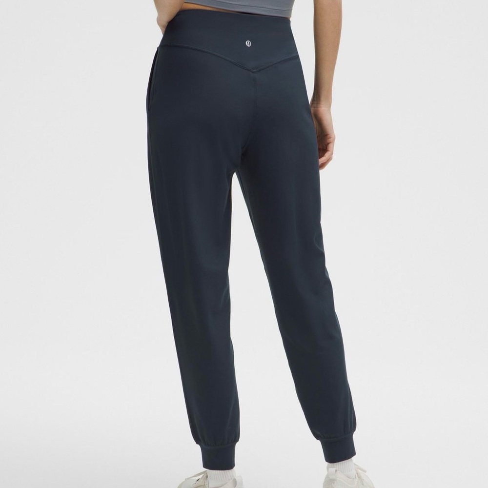Lululemon Charcoal Pebble Patterned Align Joggers - image 6